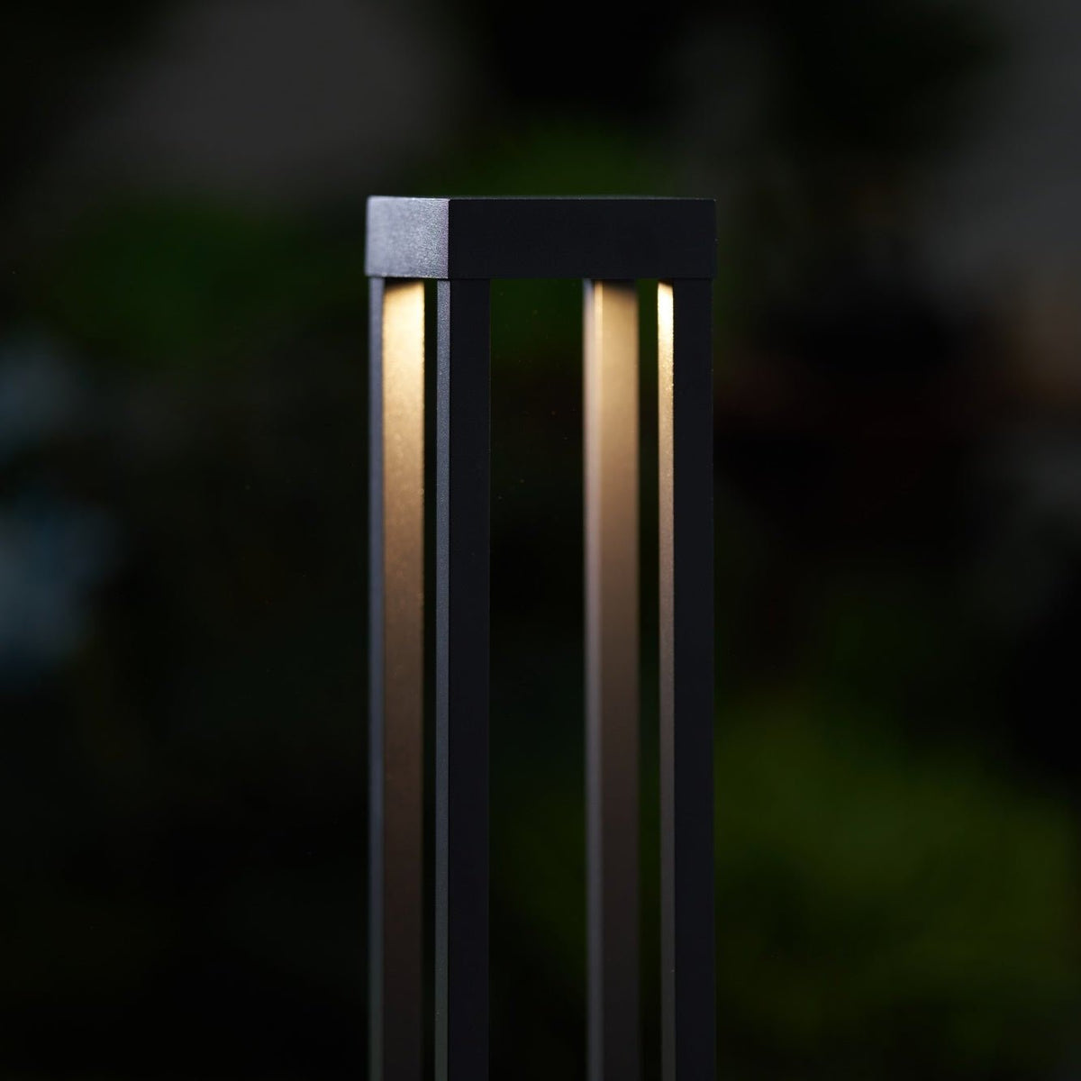 Obsidian Post Outdoor Bollard Light – Minimalist Black Aluminum LED