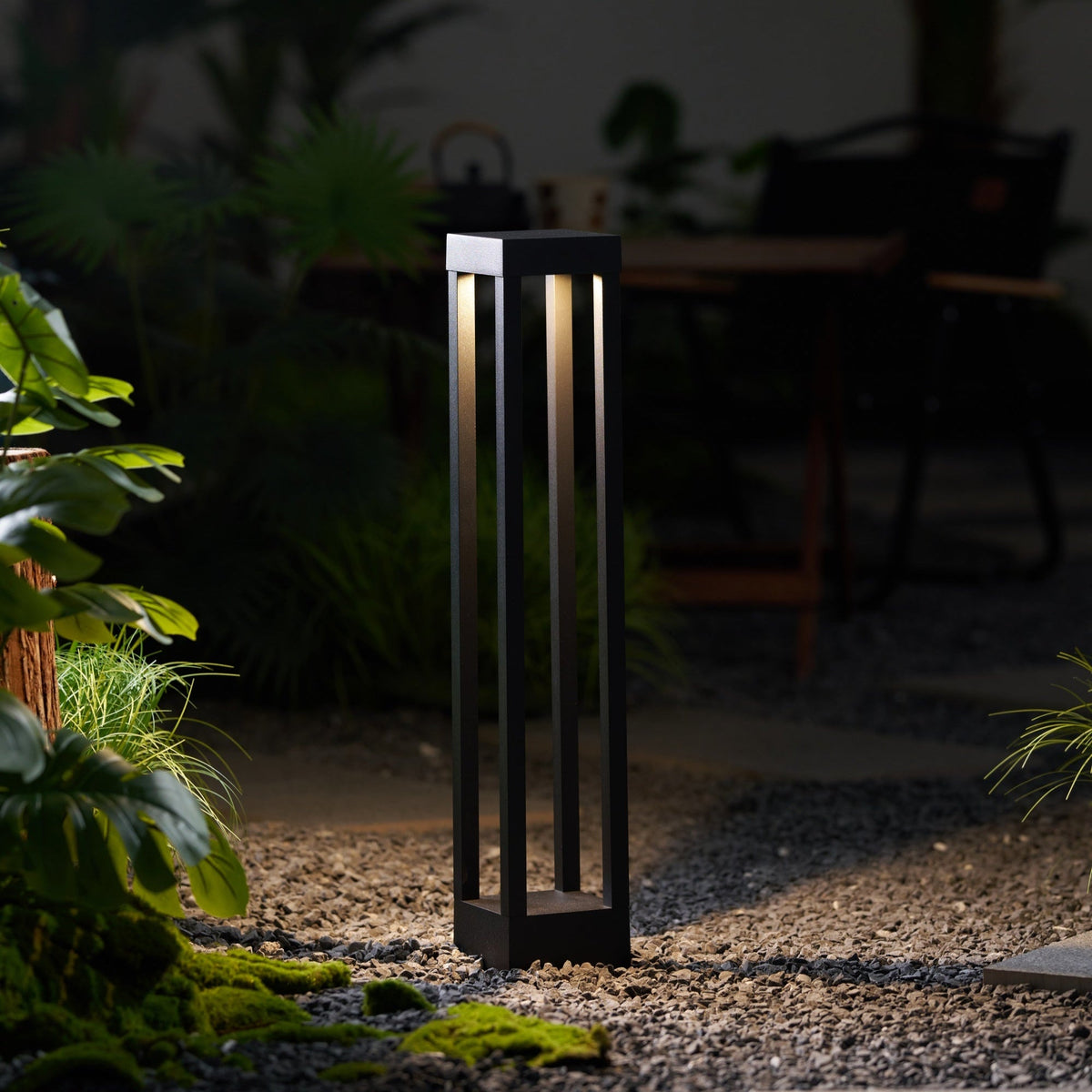 Obsidian Post Outdoor Bollard Light – Minimalist Black Aluminum LED