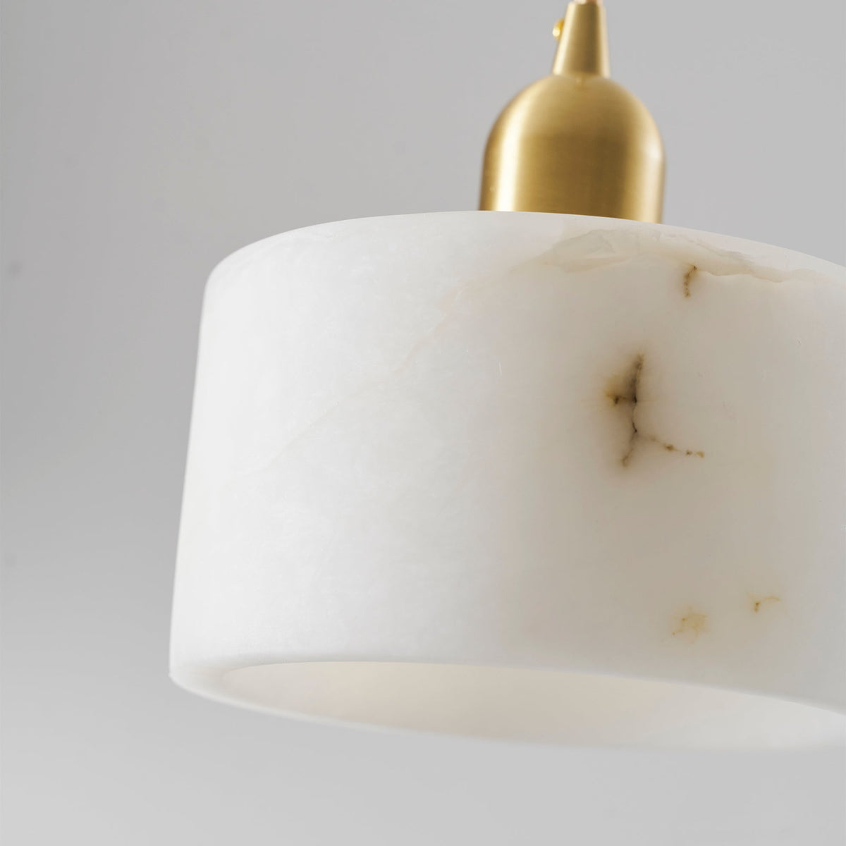 Odyssey Alabaster Pendant Light – Natural Stone & Brass Modern Hanging Lamp