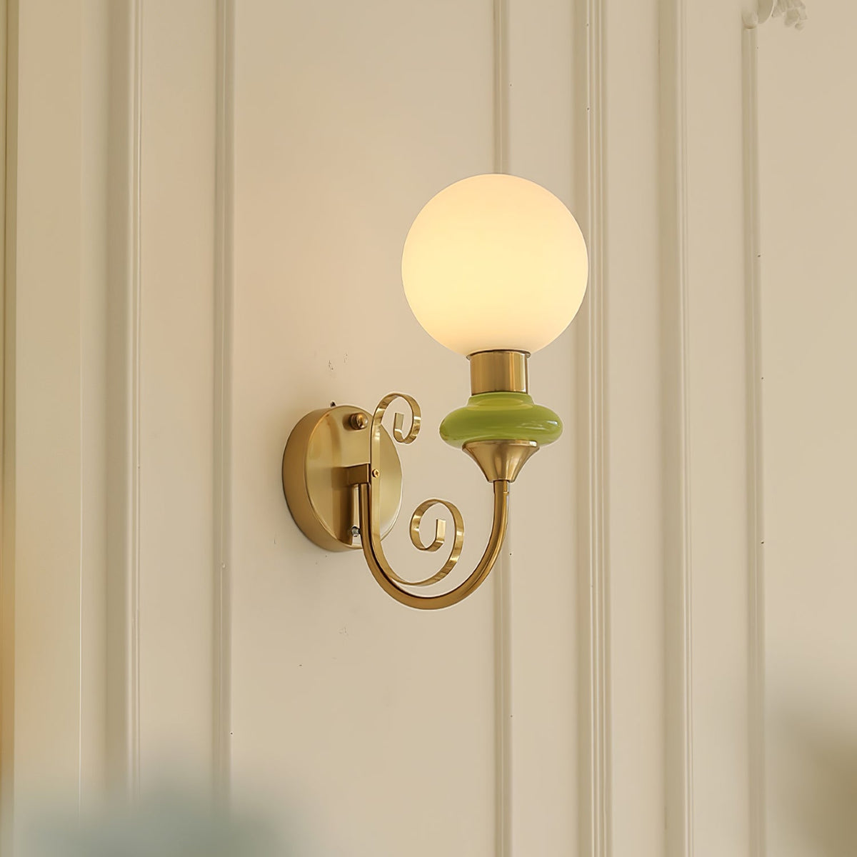 Onyx Plug-in Wall Sconce with Green Glass Shade in Gold Finish