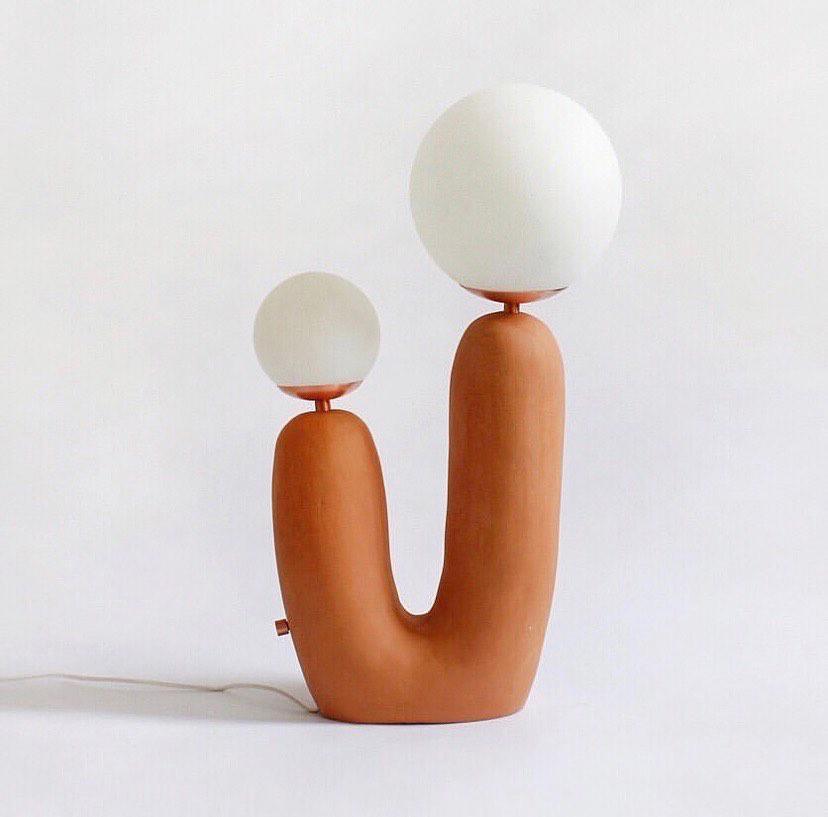 Oo_Smooth_Table_Lamp