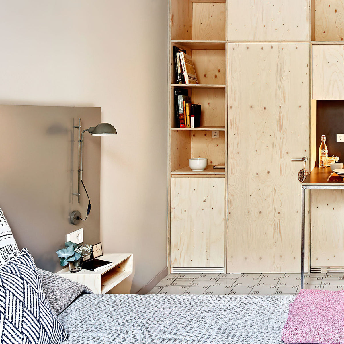 orbis-wall-lamp