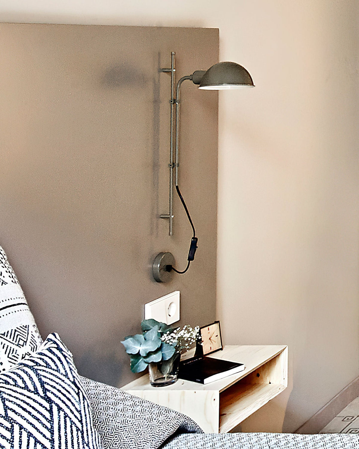 orbis-wall-lamp