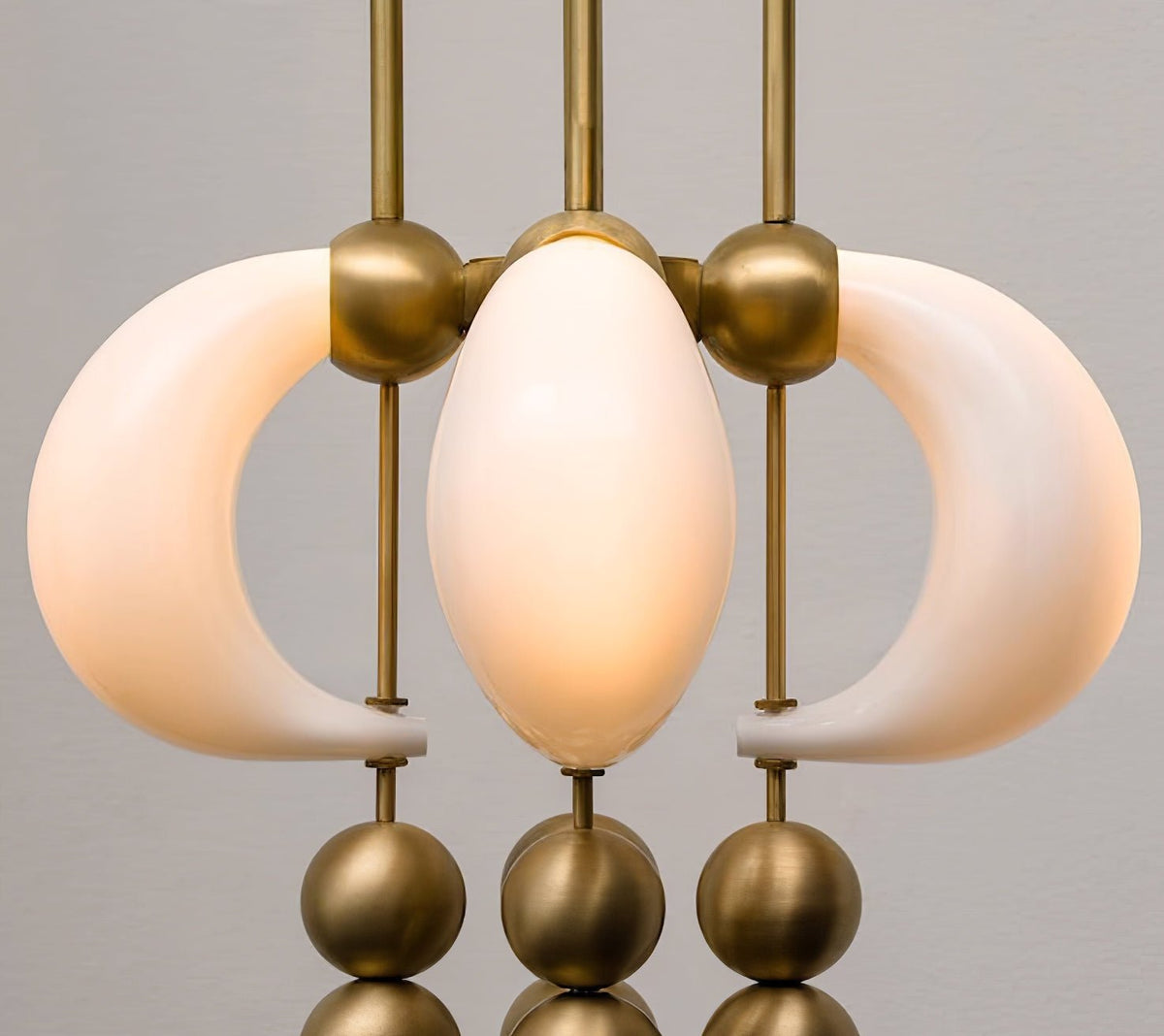 Orbitaler Pendant Light – Modern Glass Chandelier for Dining and Living Spaces
