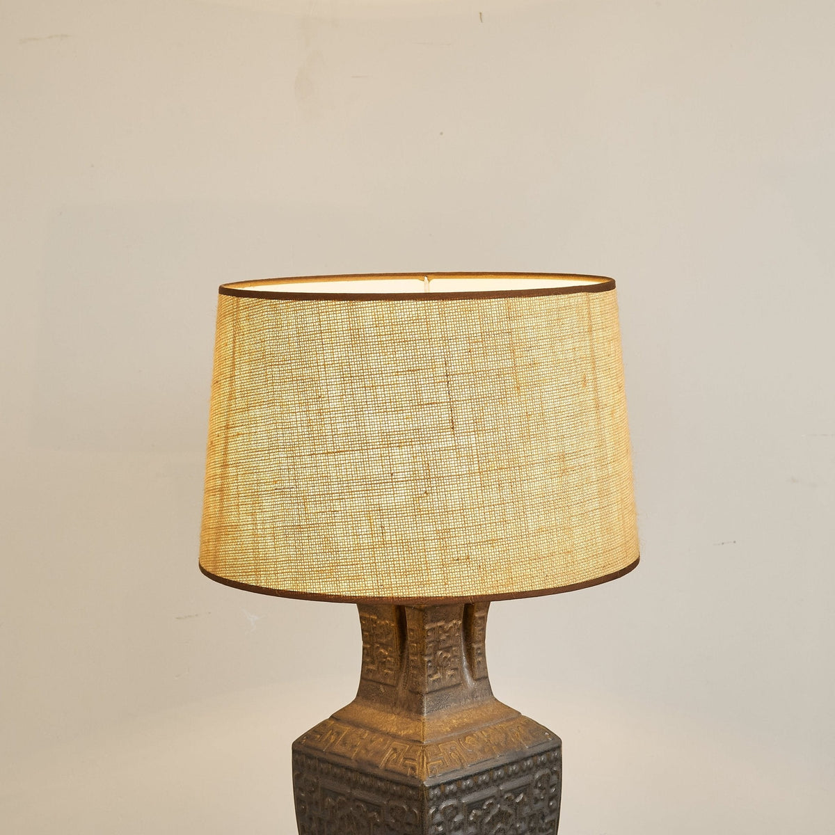 Orendi Ceramic Table Lamp with Linen Shade for Bedroom and Living Room