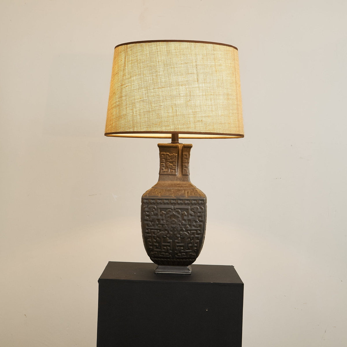 Orendi Ceramic Table Lamp with Linen Shade for Bedroom and Living Room