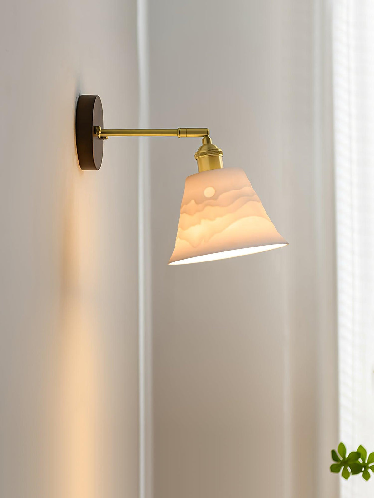 oriel-swingley-wall-lamp