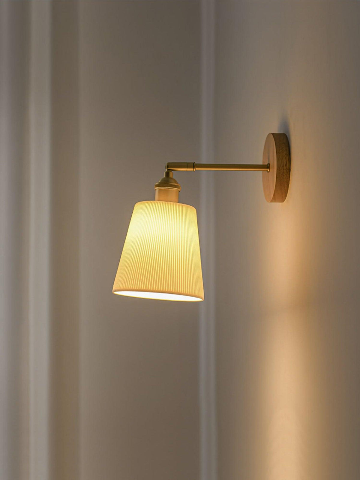 oriel-swingley-wall-lamp