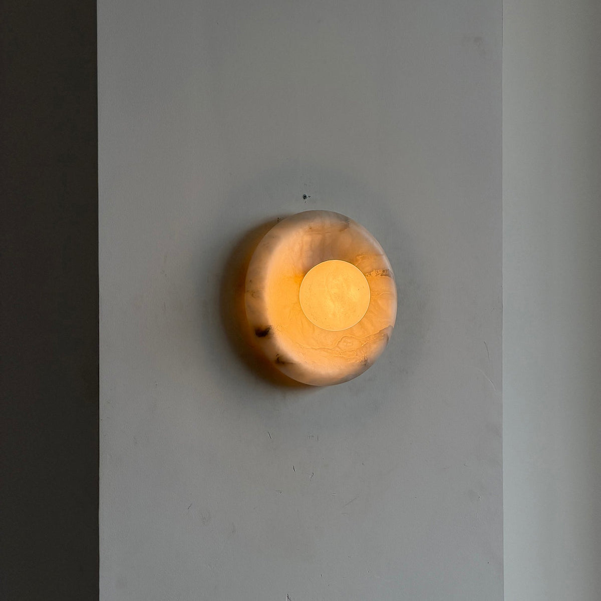 orli-alabaster-wall-lamp