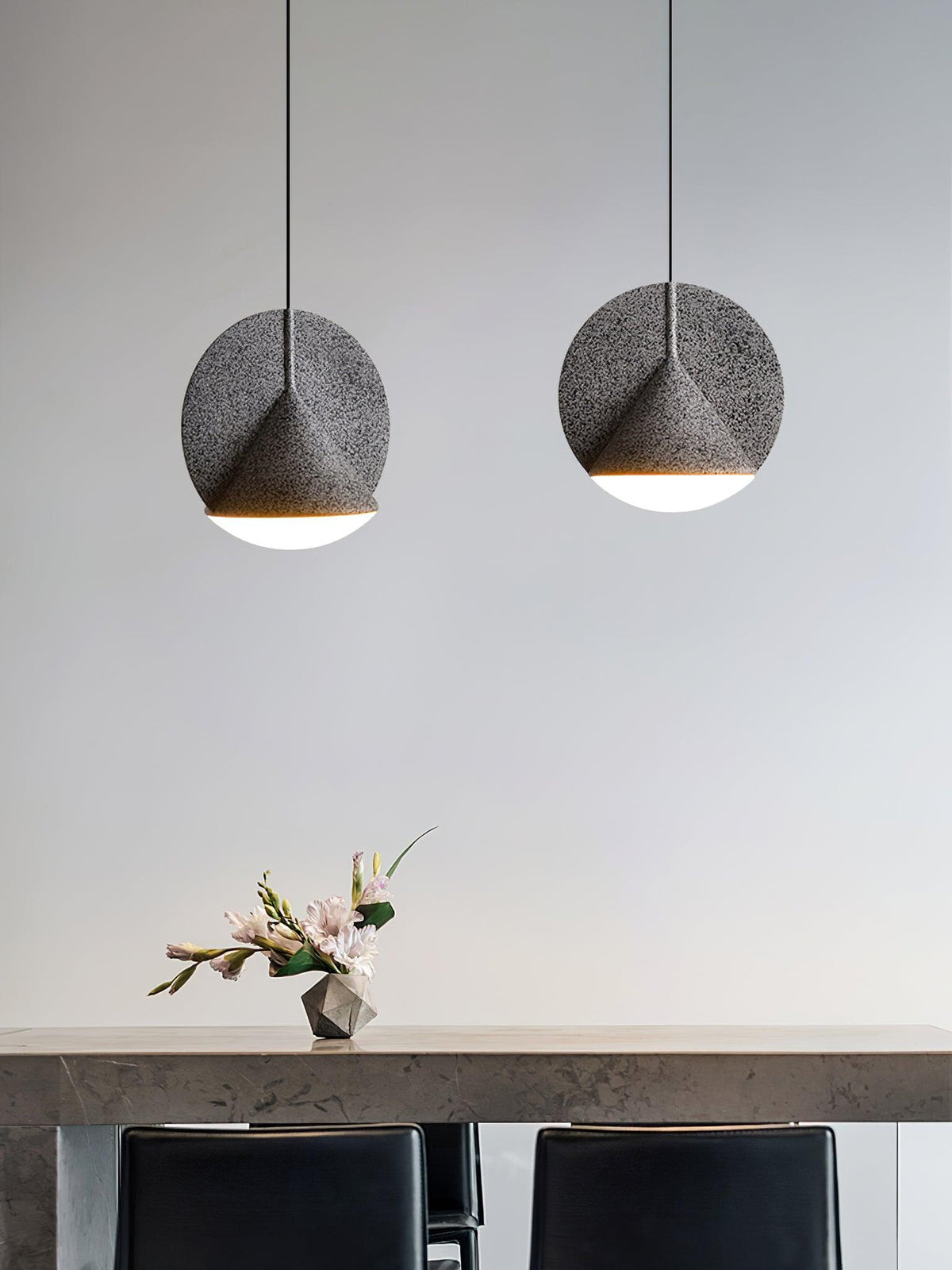 ossa-resin-pendant-lamp