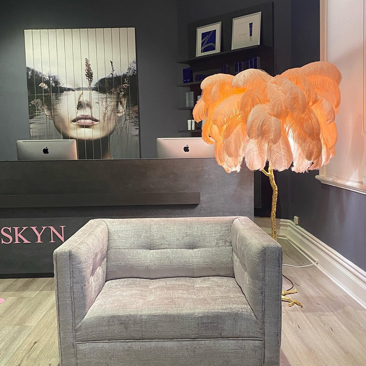 ostrich-feather-floor-light