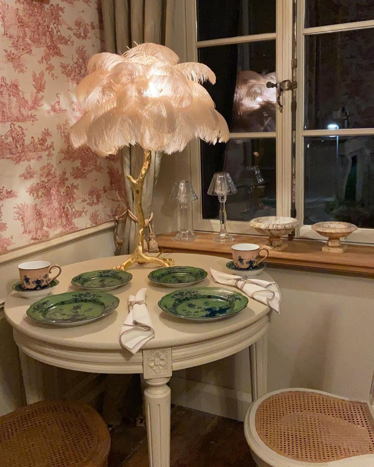 ostrich-feather-table-lamp