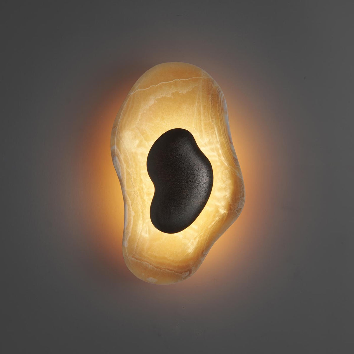 oyster-hammered-onyx-sconce