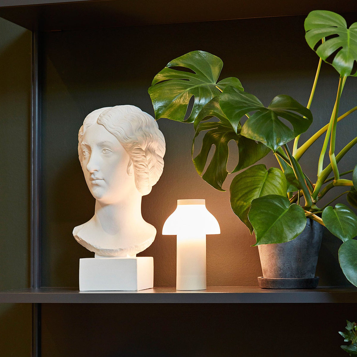 pc-portable-table-lamp