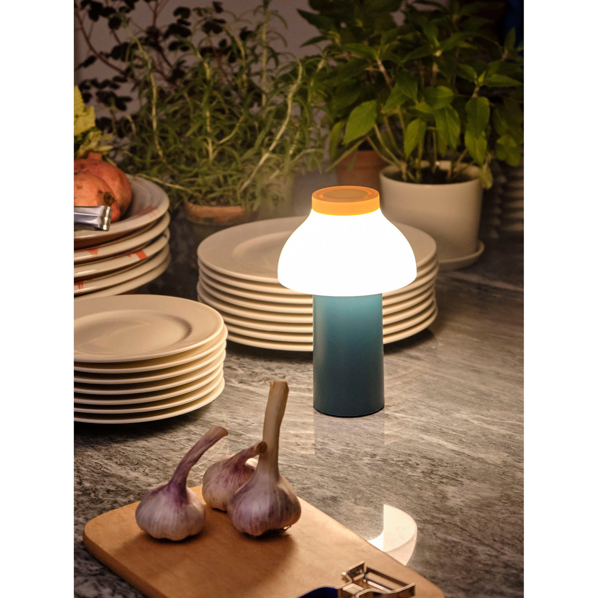 pc-portable-table-lamp