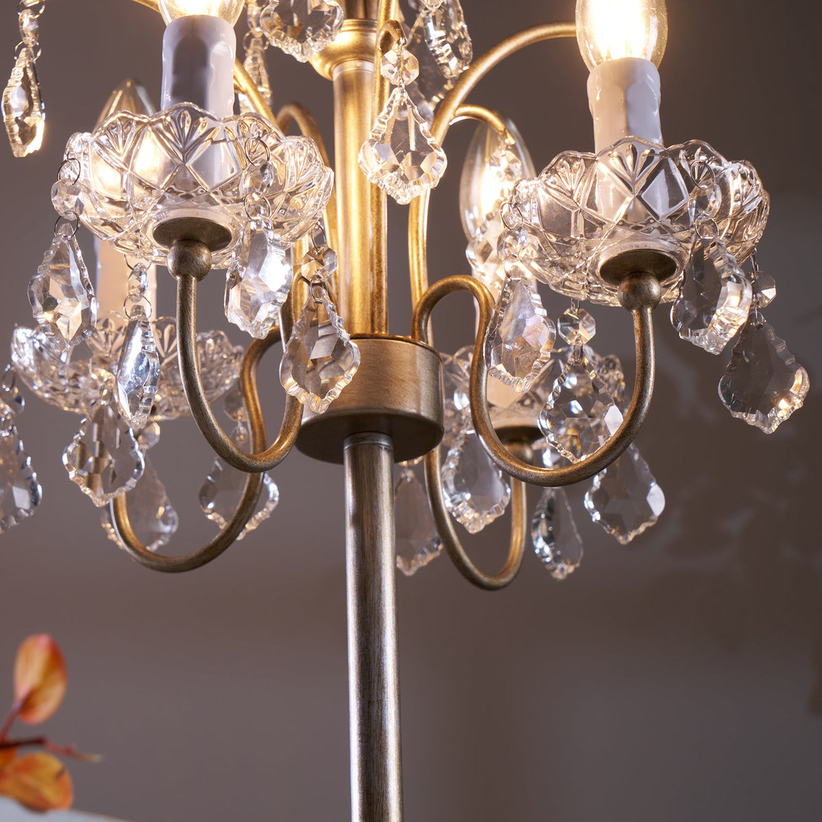 palais-crystal-table-lamp