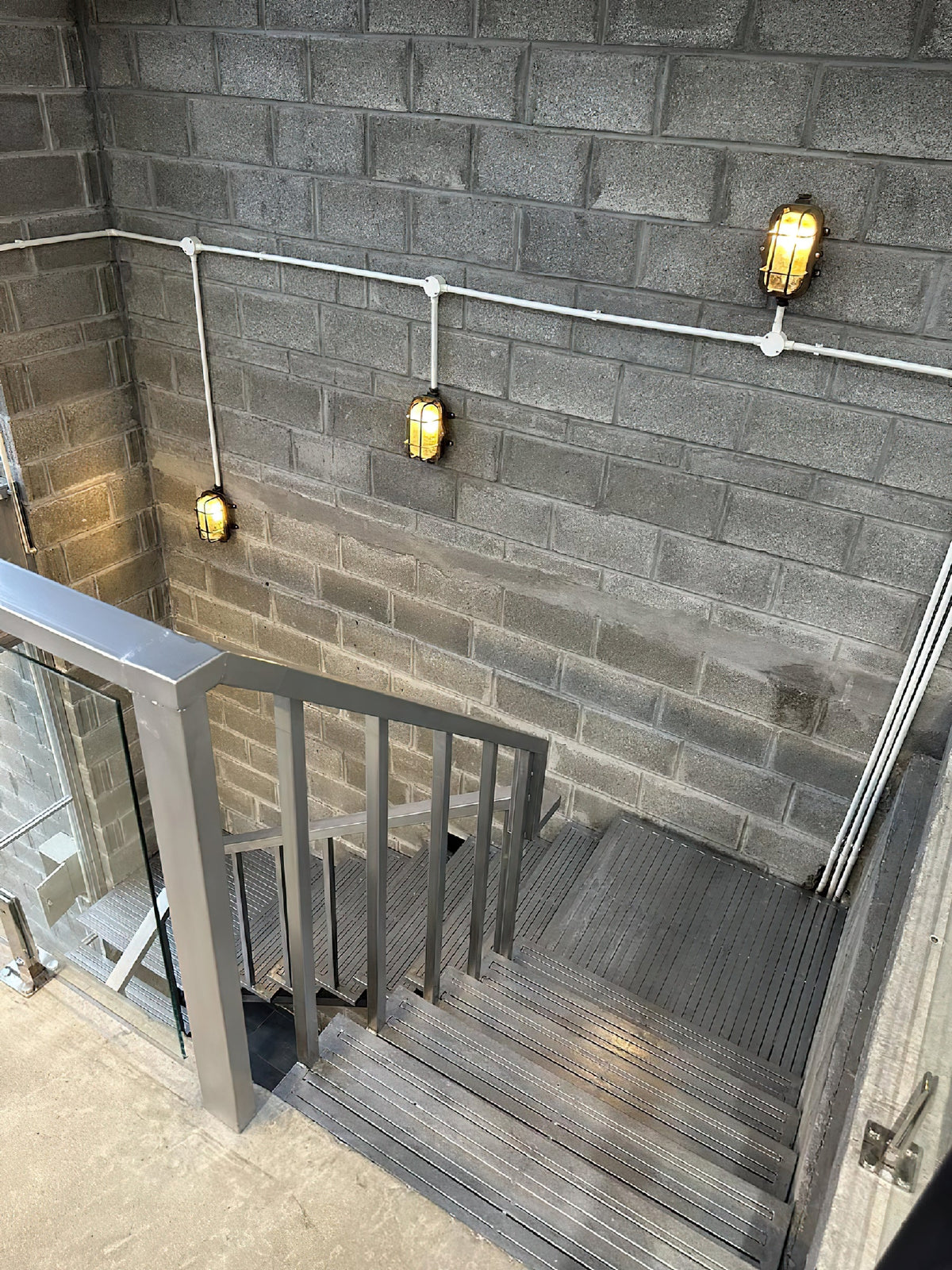 hamilton-wall-light