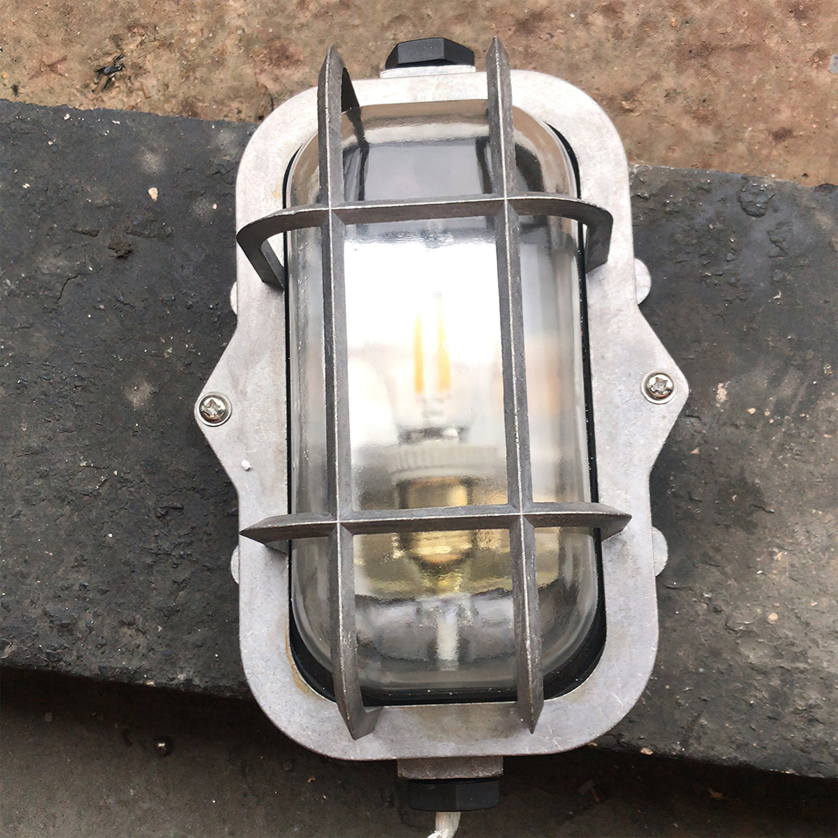 hamilton-wall-light