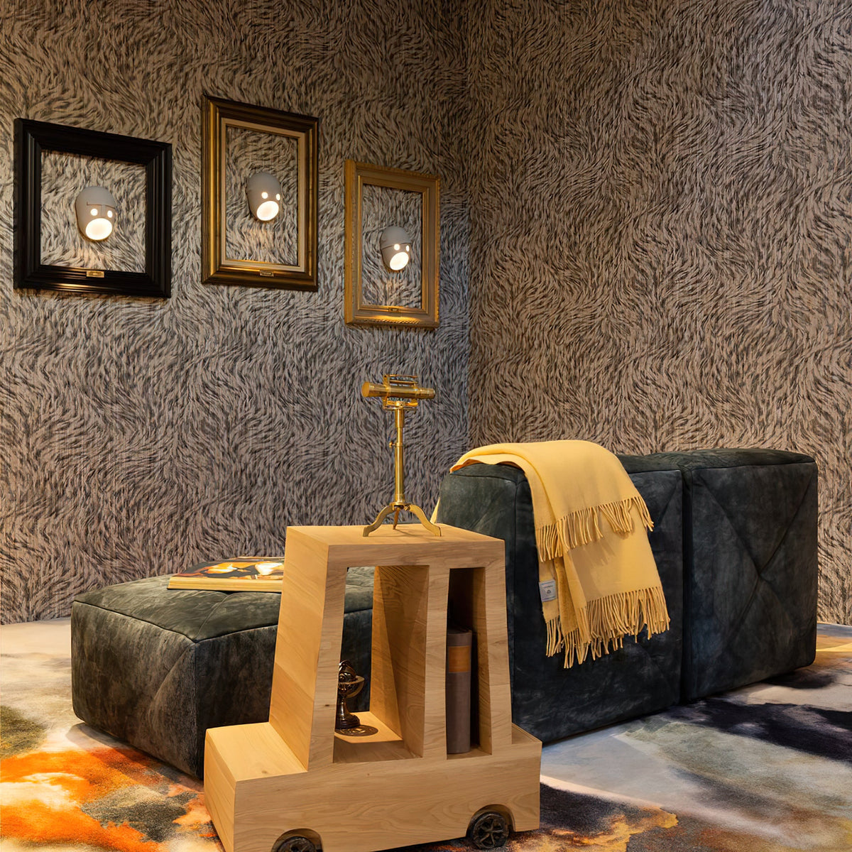 party-wall-lamp