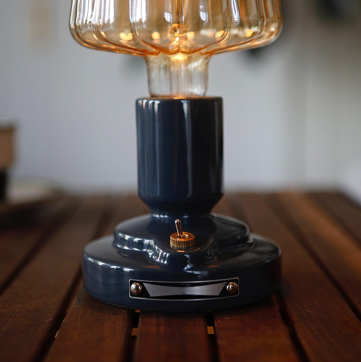 pastry-table-lamp