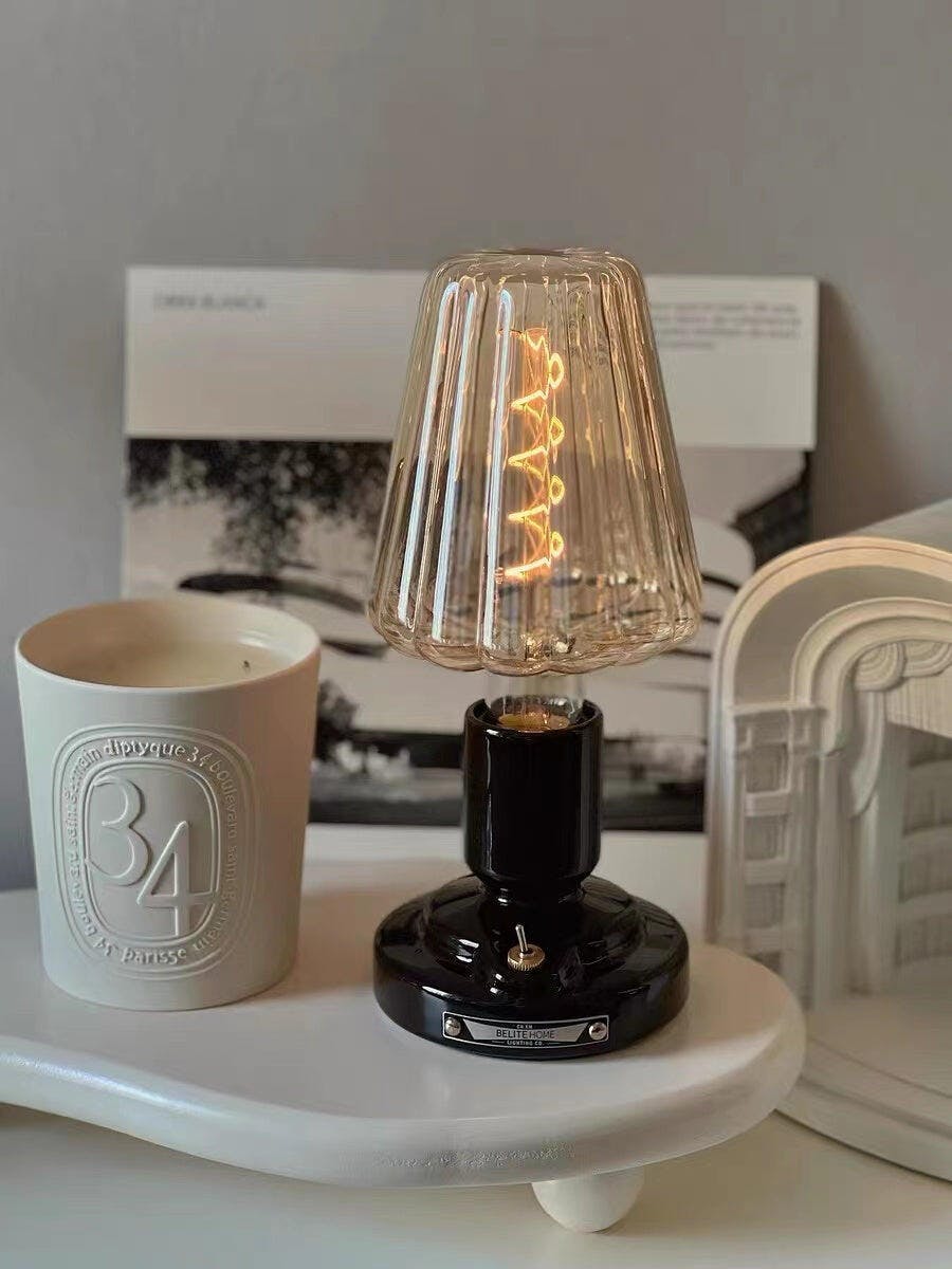 pastry-table-lamp