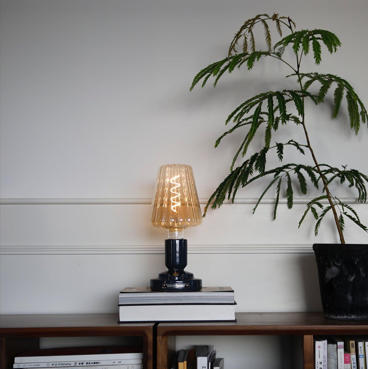 pastry-table-lamp