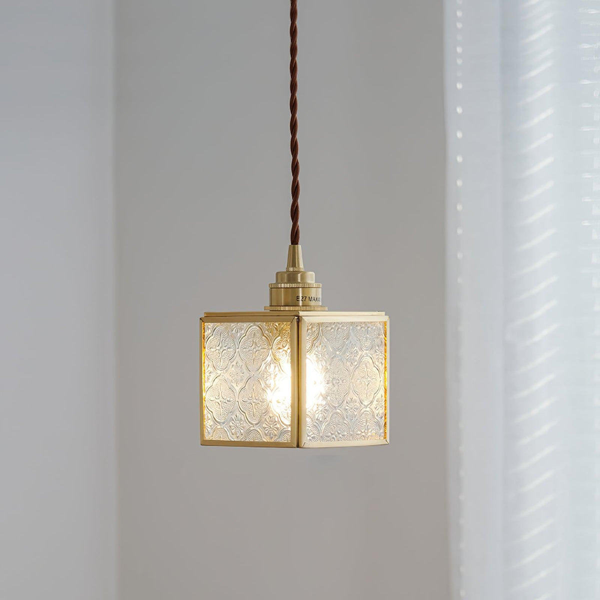 Patterned_Glass_Pendant_Lamp_1