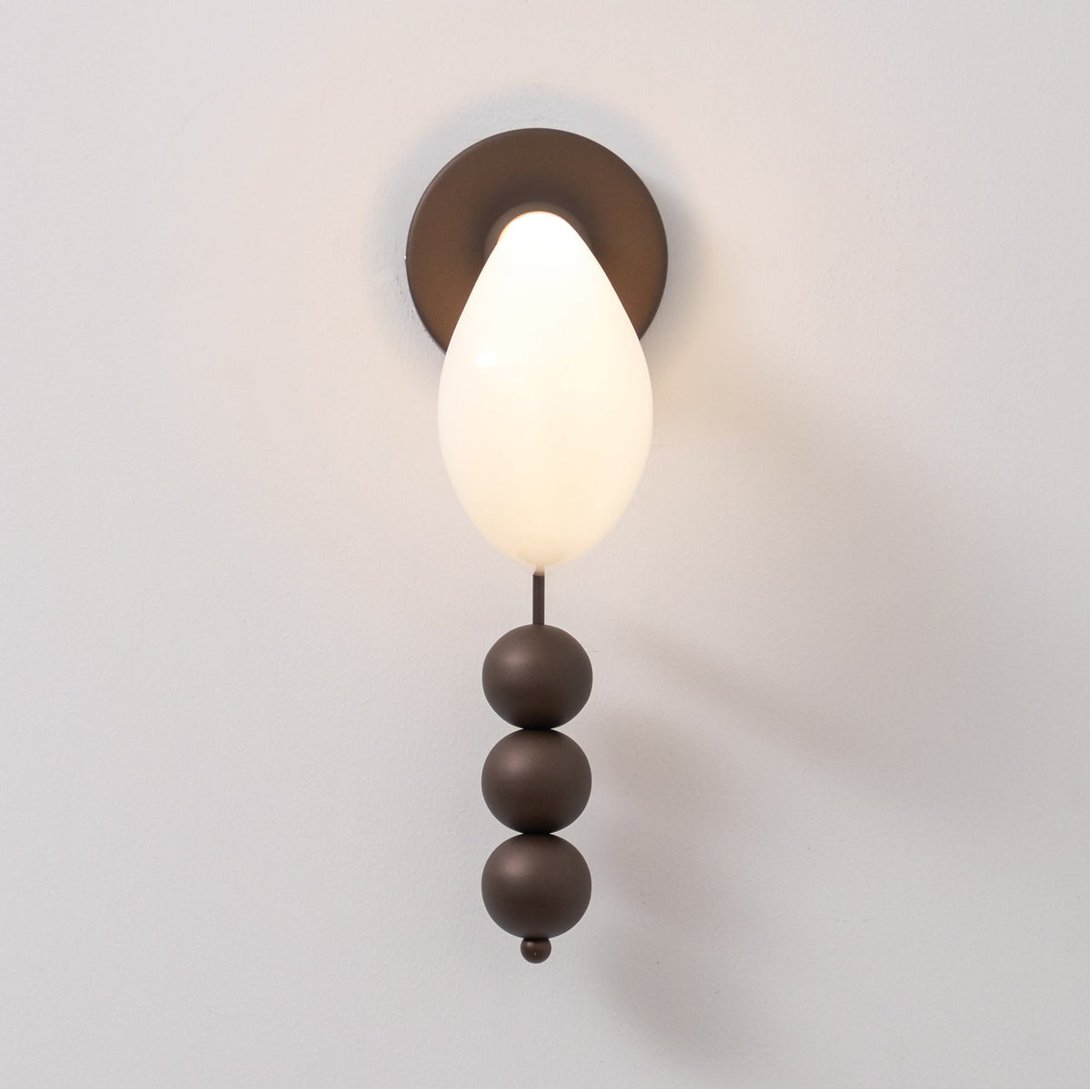 patty-wall-lamp