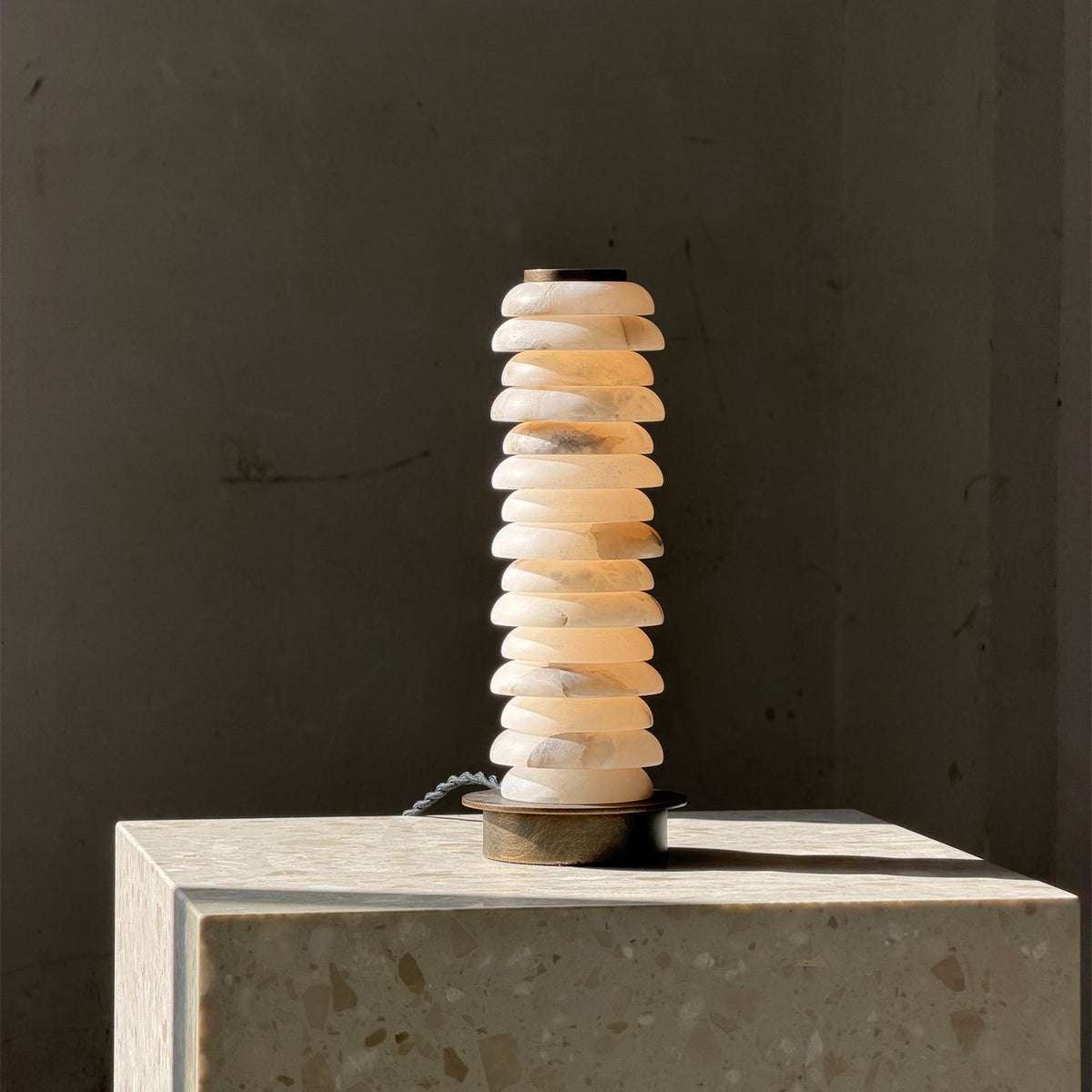 payson-alabaster-table-lamp