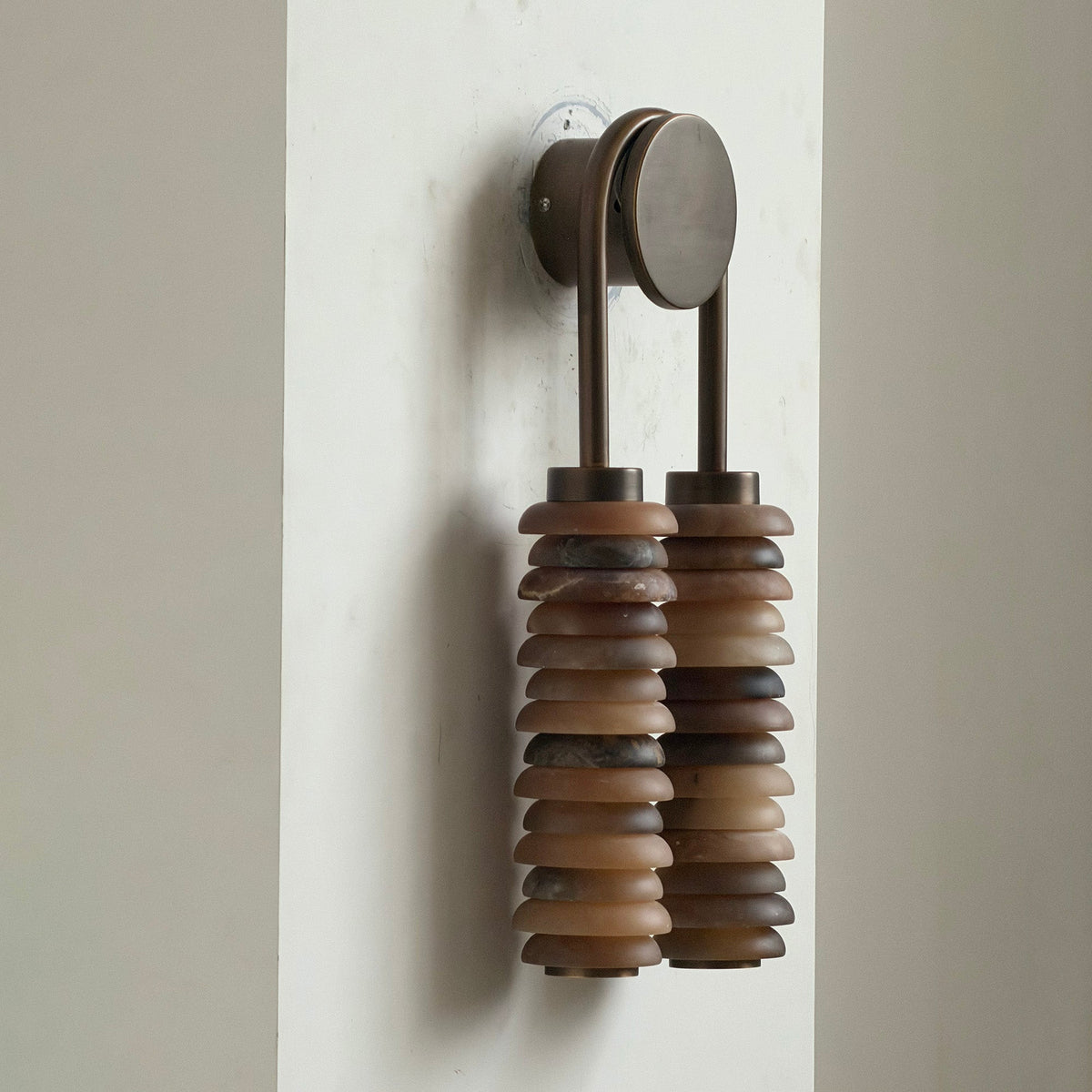 payson-alabaster-wall-lamp