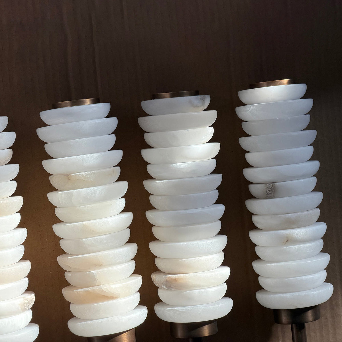 payson-alabaster-wall-lamp