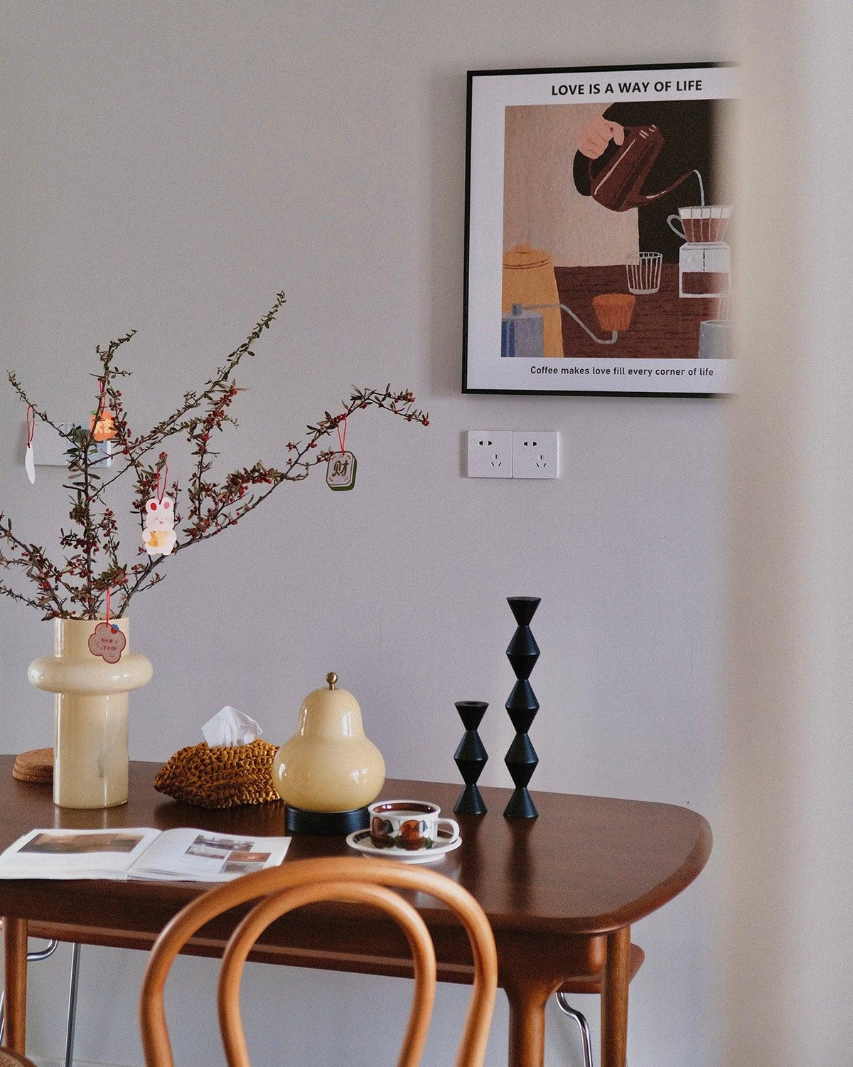 Pear Built In Battery Table Lamp