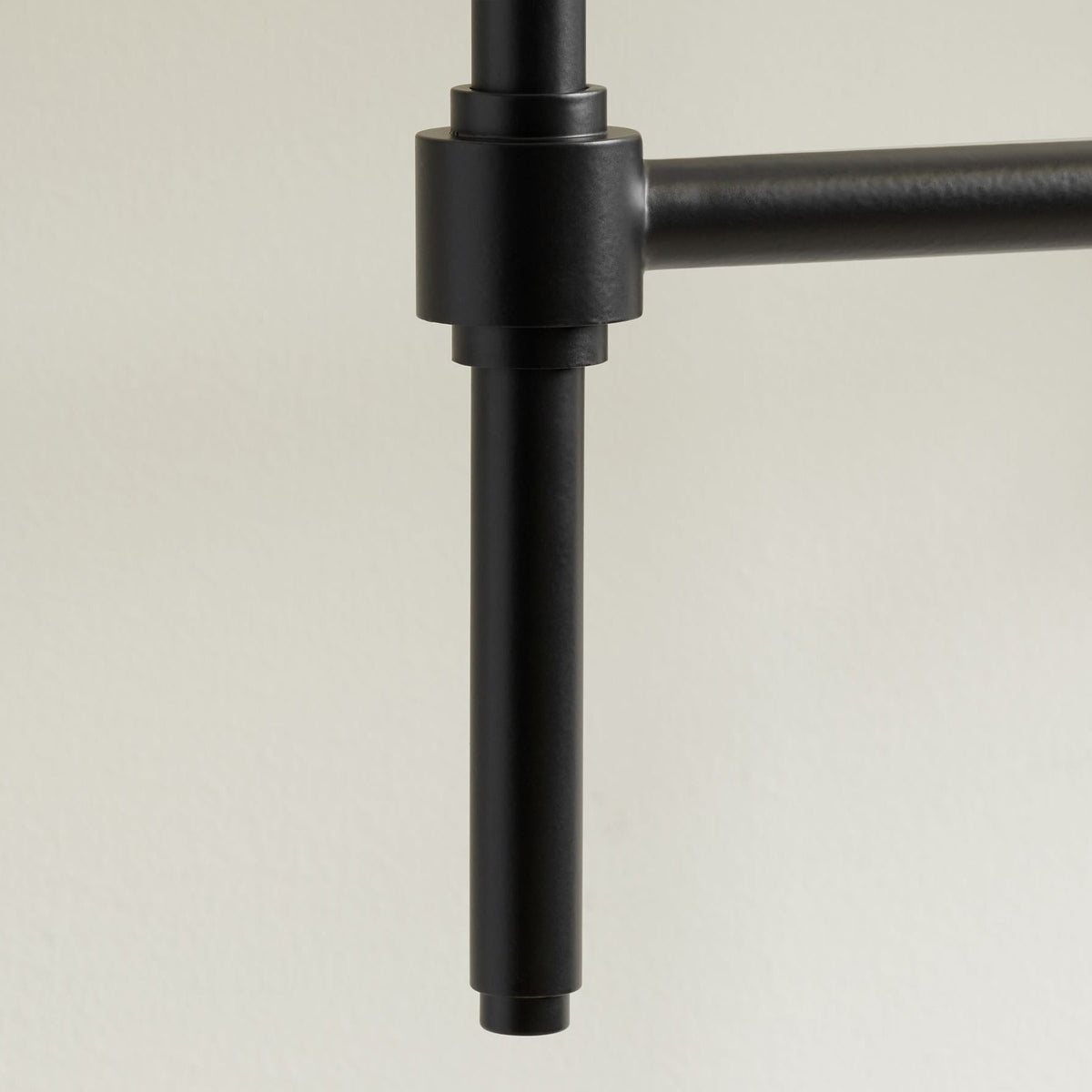 hillsdale-wall-lamp