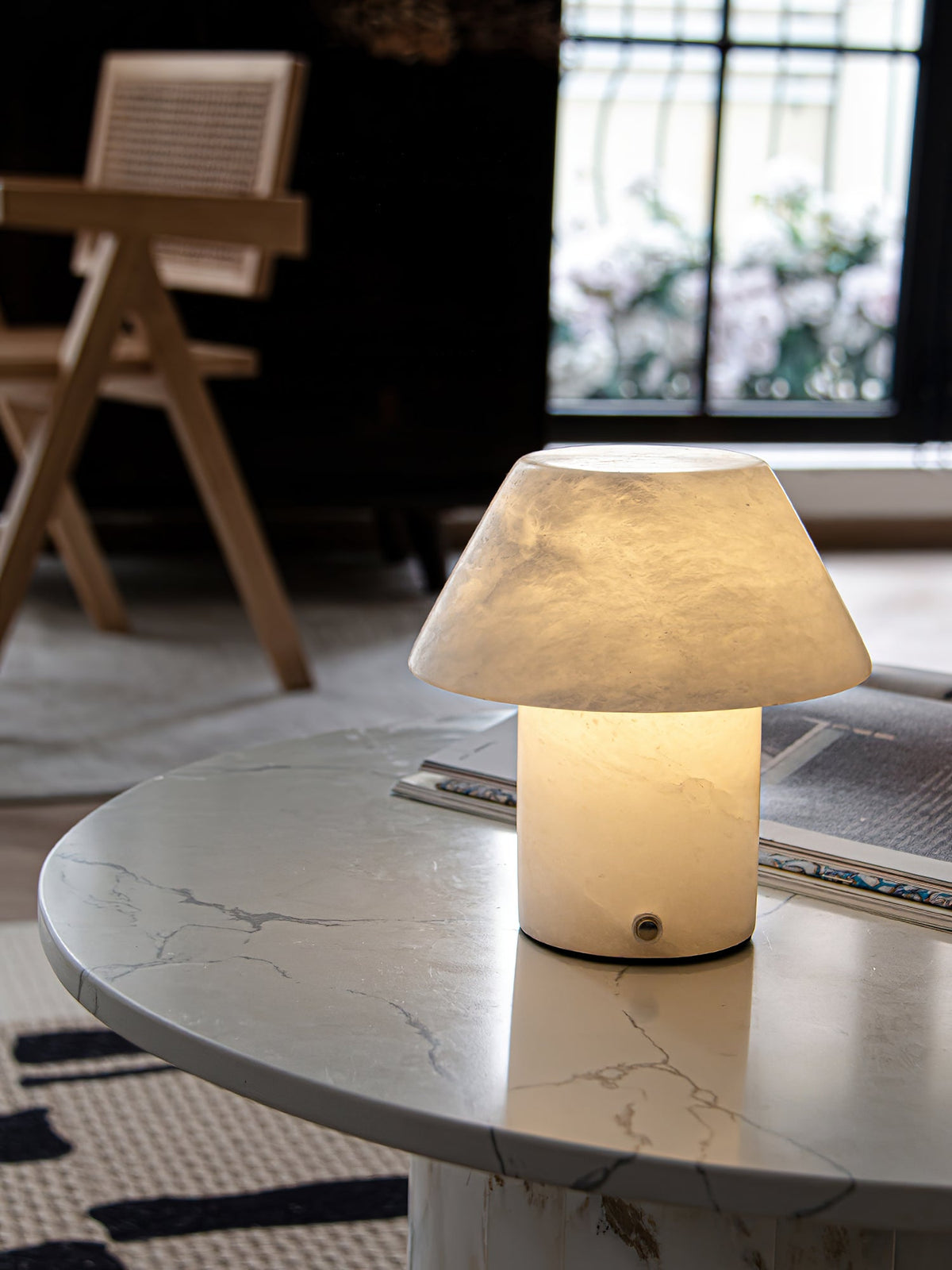 petra-table-lamp