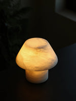 petra-table-lamp