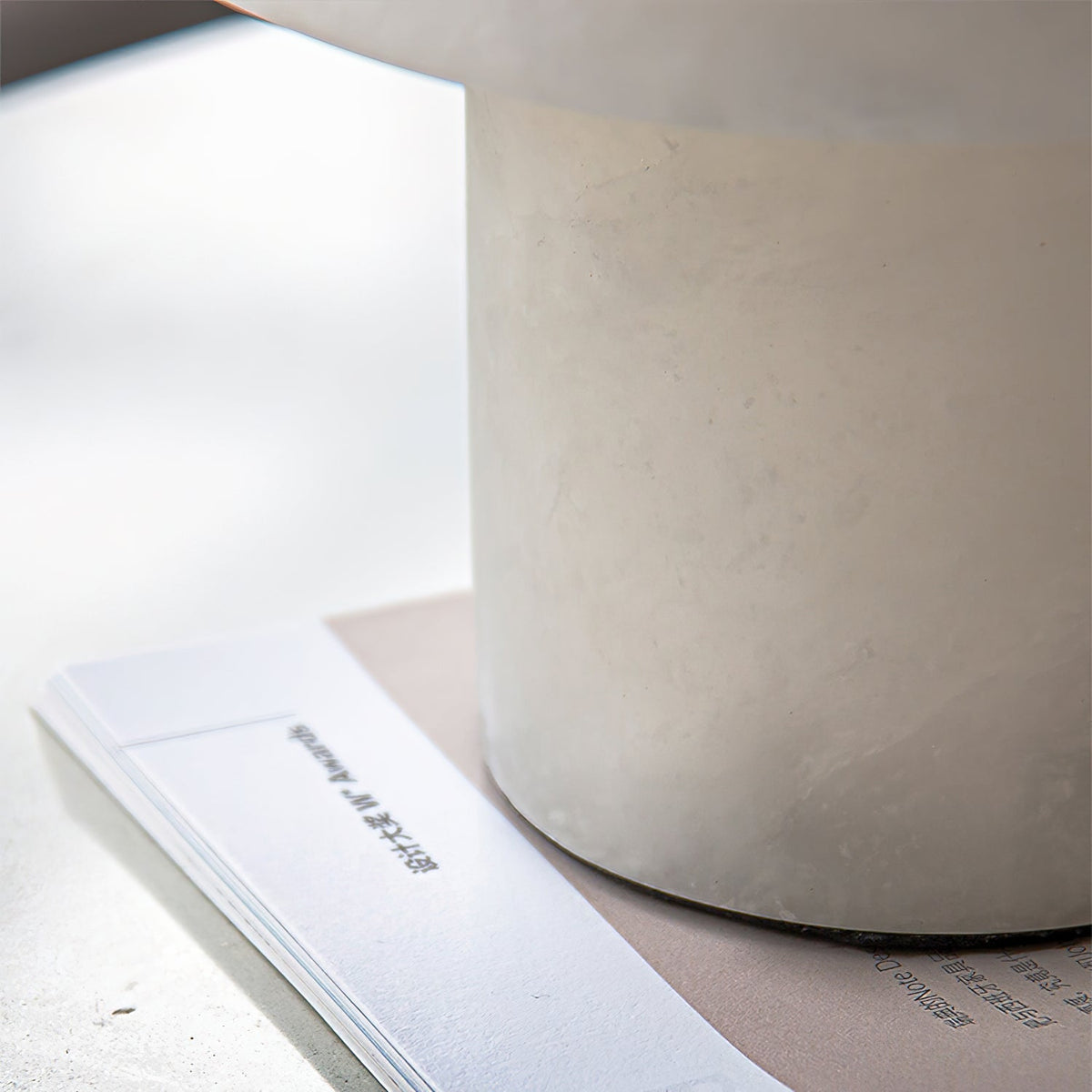 petra-table-lamp