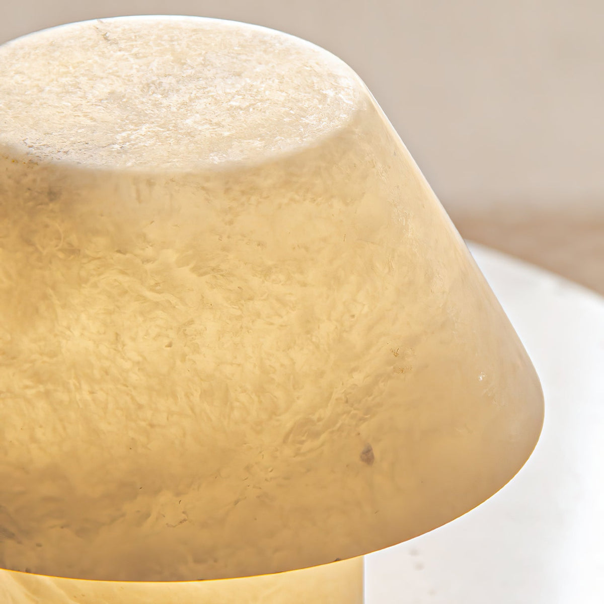 petra-table-lamp