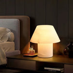 petra-table-lamp