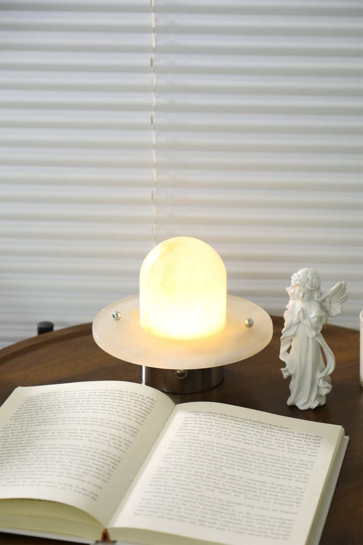 Petrified Alabaster Table Lamp – Sculptural LED Accent Light for Modern Interiors