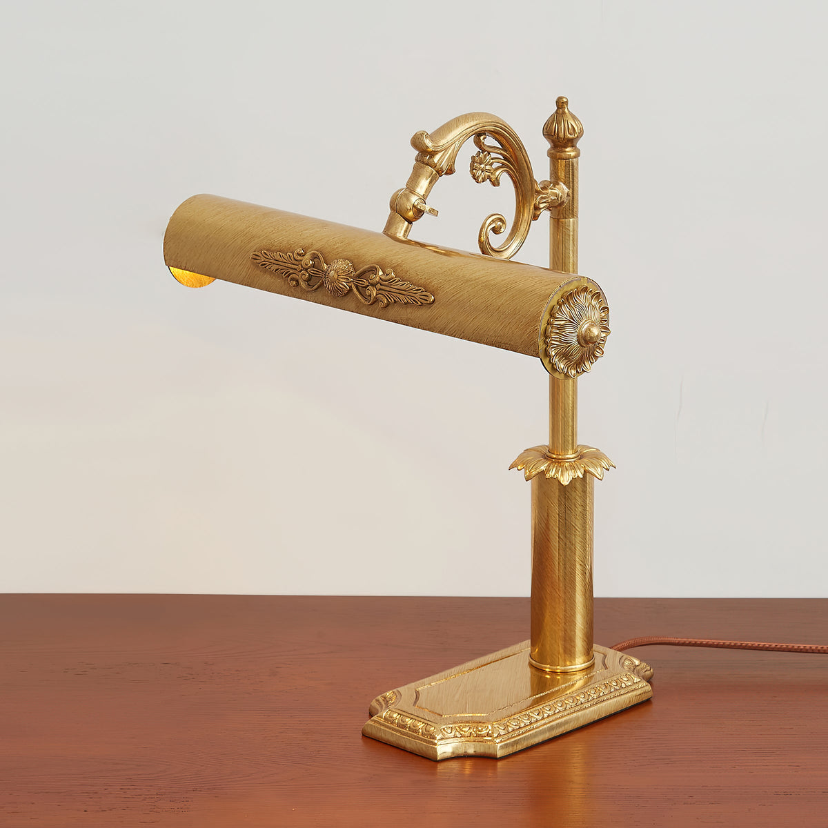 piano-mate-table-lamp
