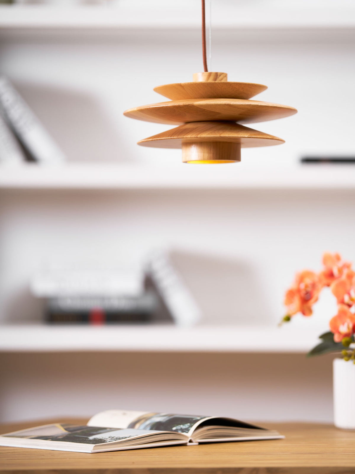 Cascade Wooden Disc Pendant Light – Modern Organic Chandelier for Dining & Living Spaces