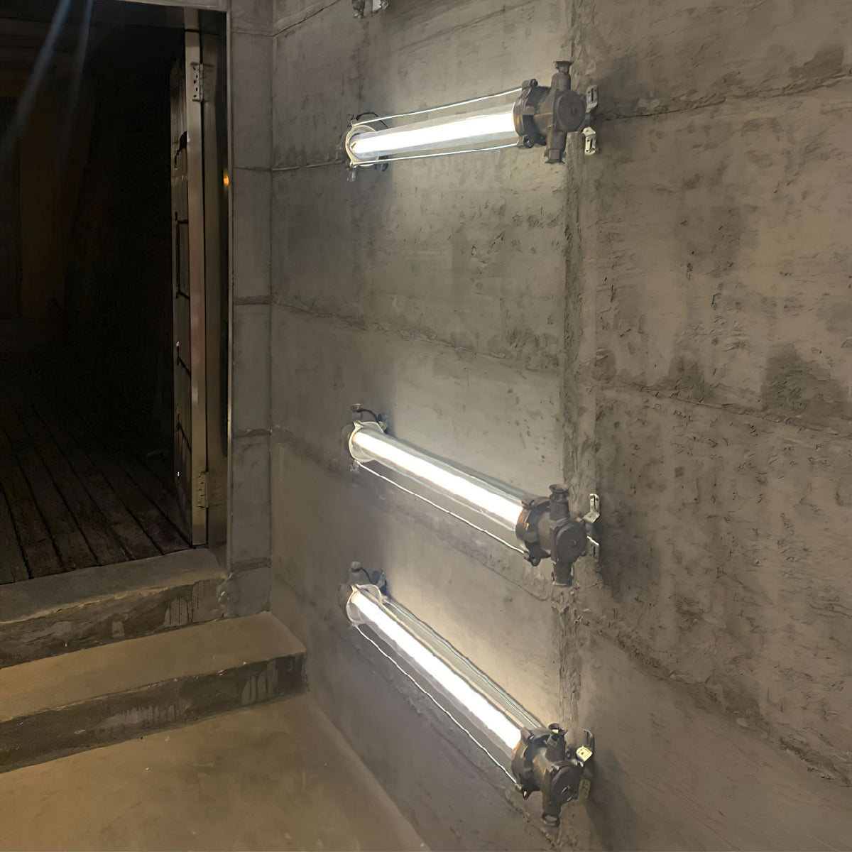 pillar-offset-wall-lamp