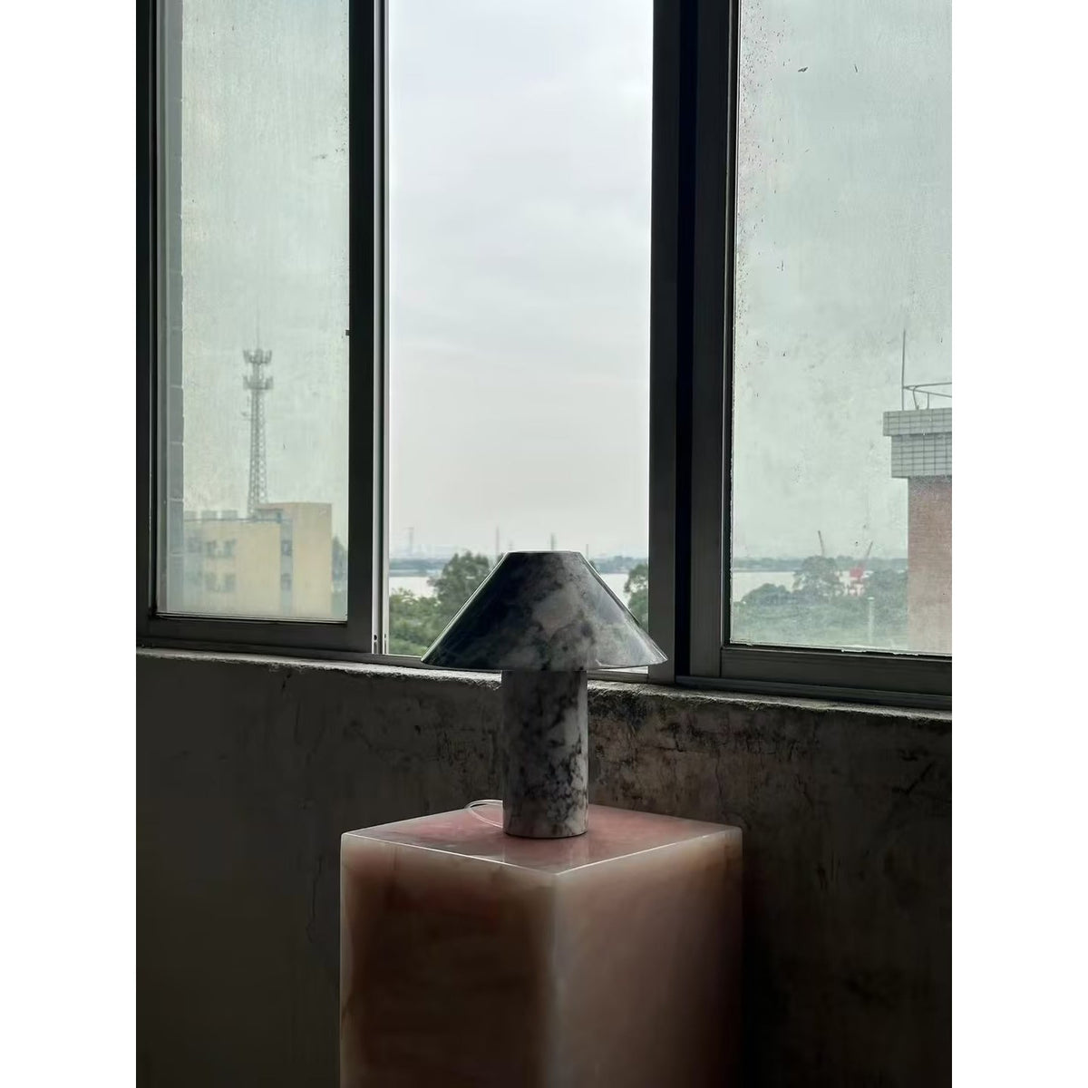 pillar-stone-table-lamp