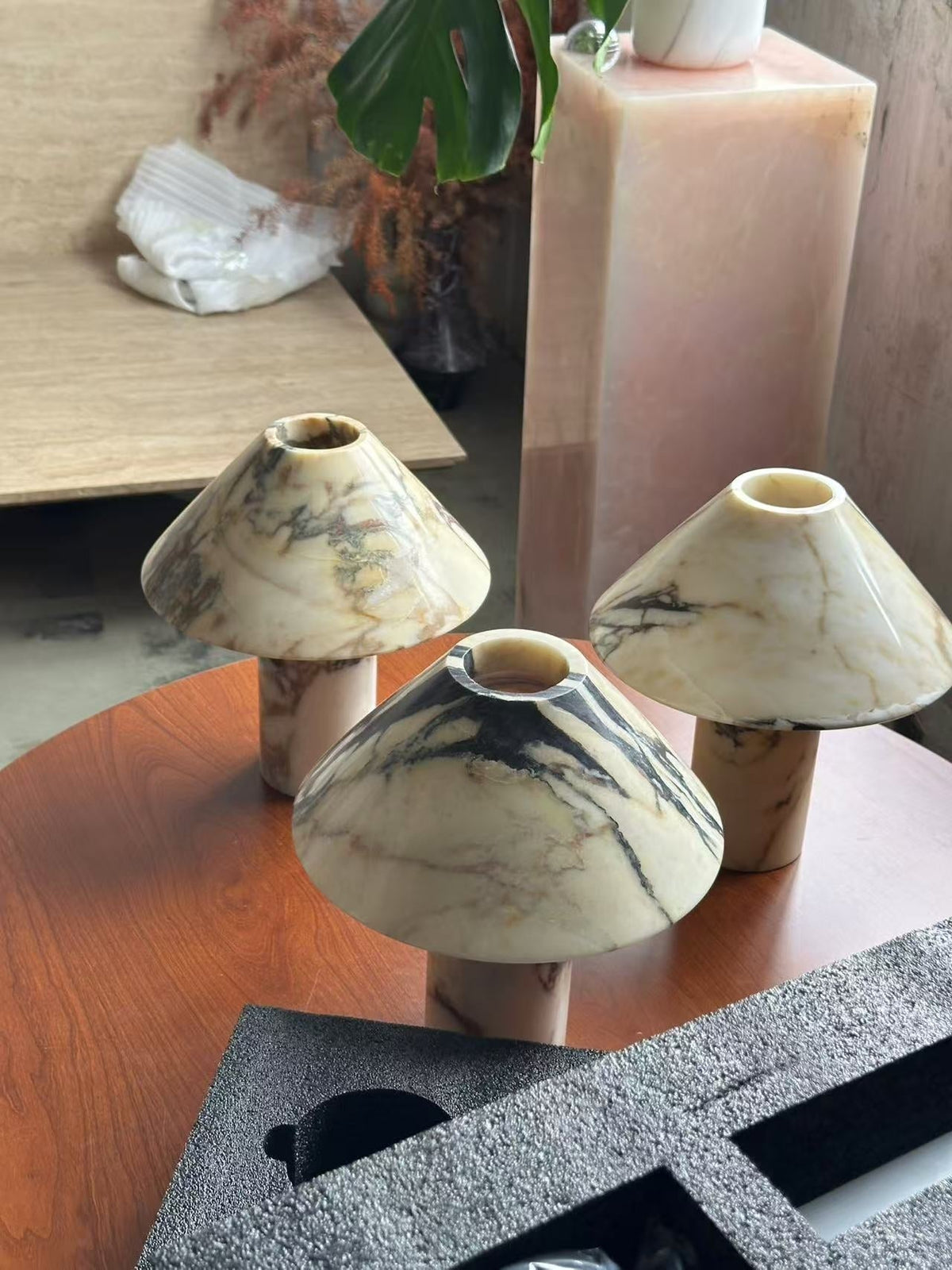 pillar-stone-table-lamp