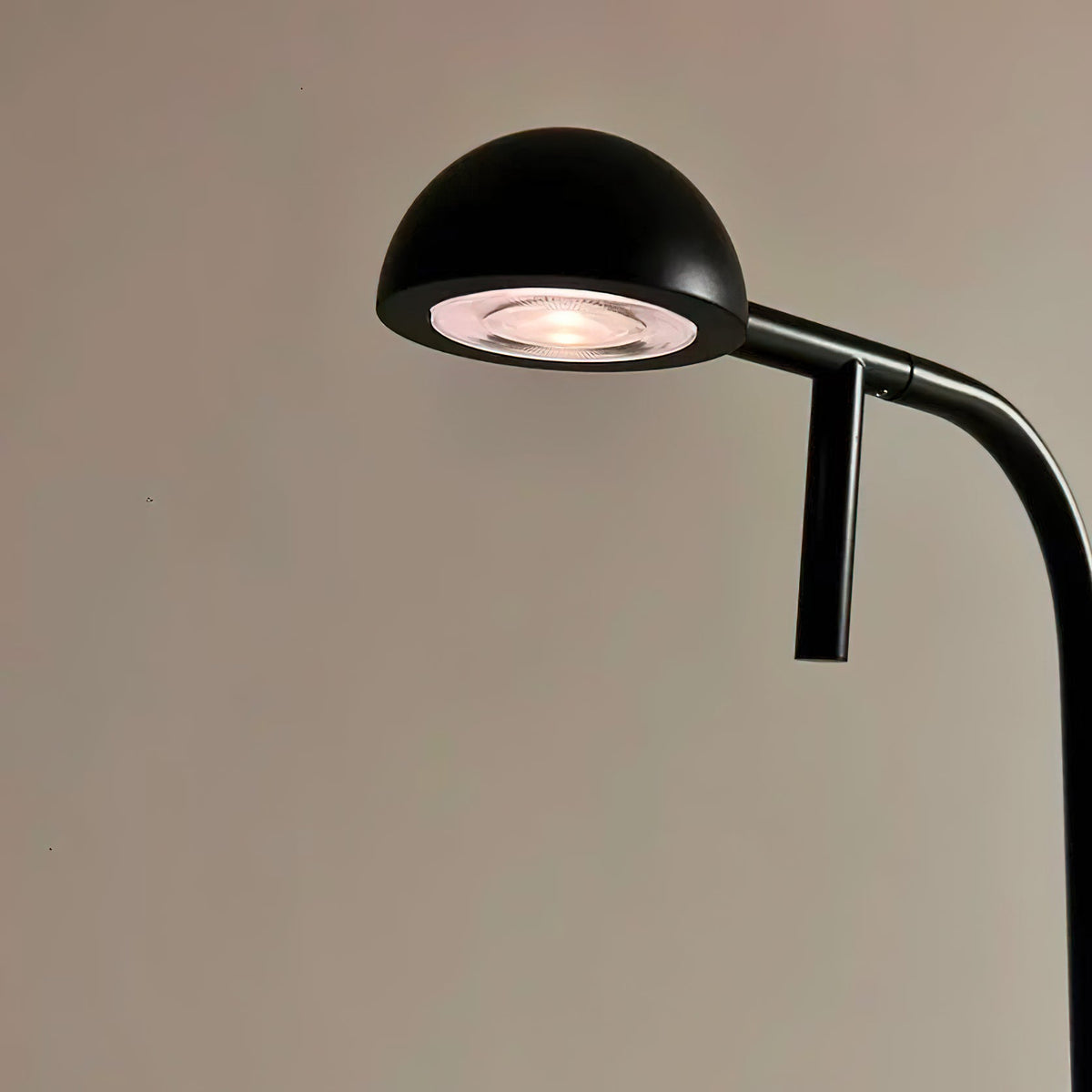 pin-floor-lamp