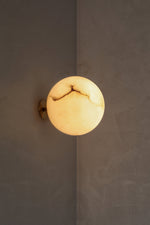 planette-alabaster-wall-lamp
