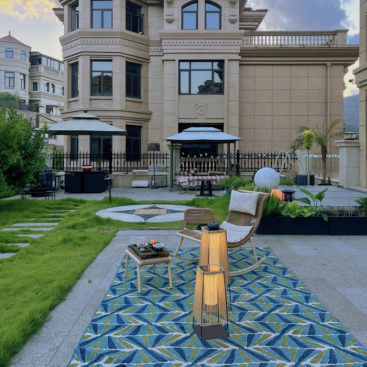 Plastic Rattaplastic Rattan Outdoor Post Light With Solar Panel