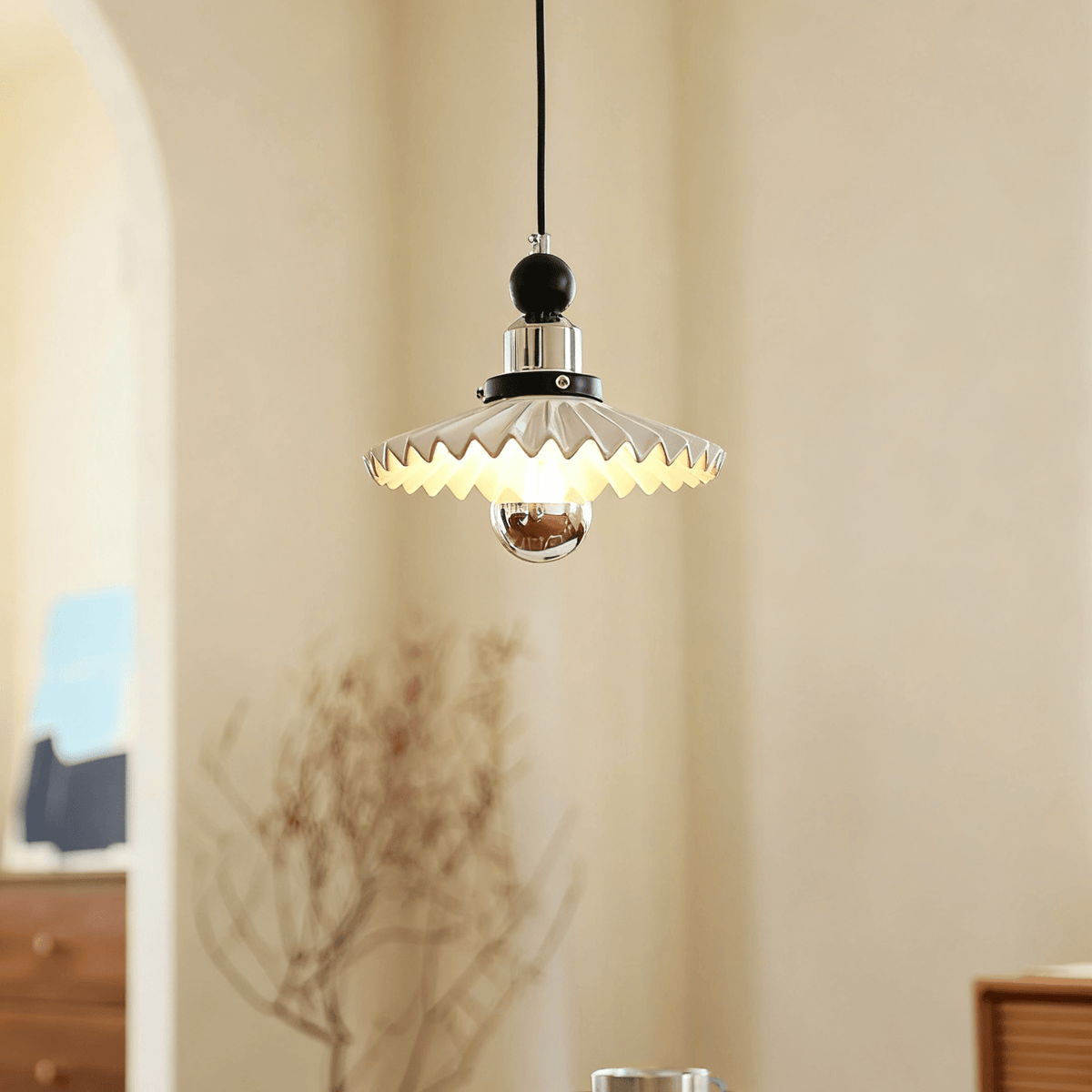 Pleated Petal Pendant Light – Modern Ceramic Hanging Lamp for Dining and Bedroom