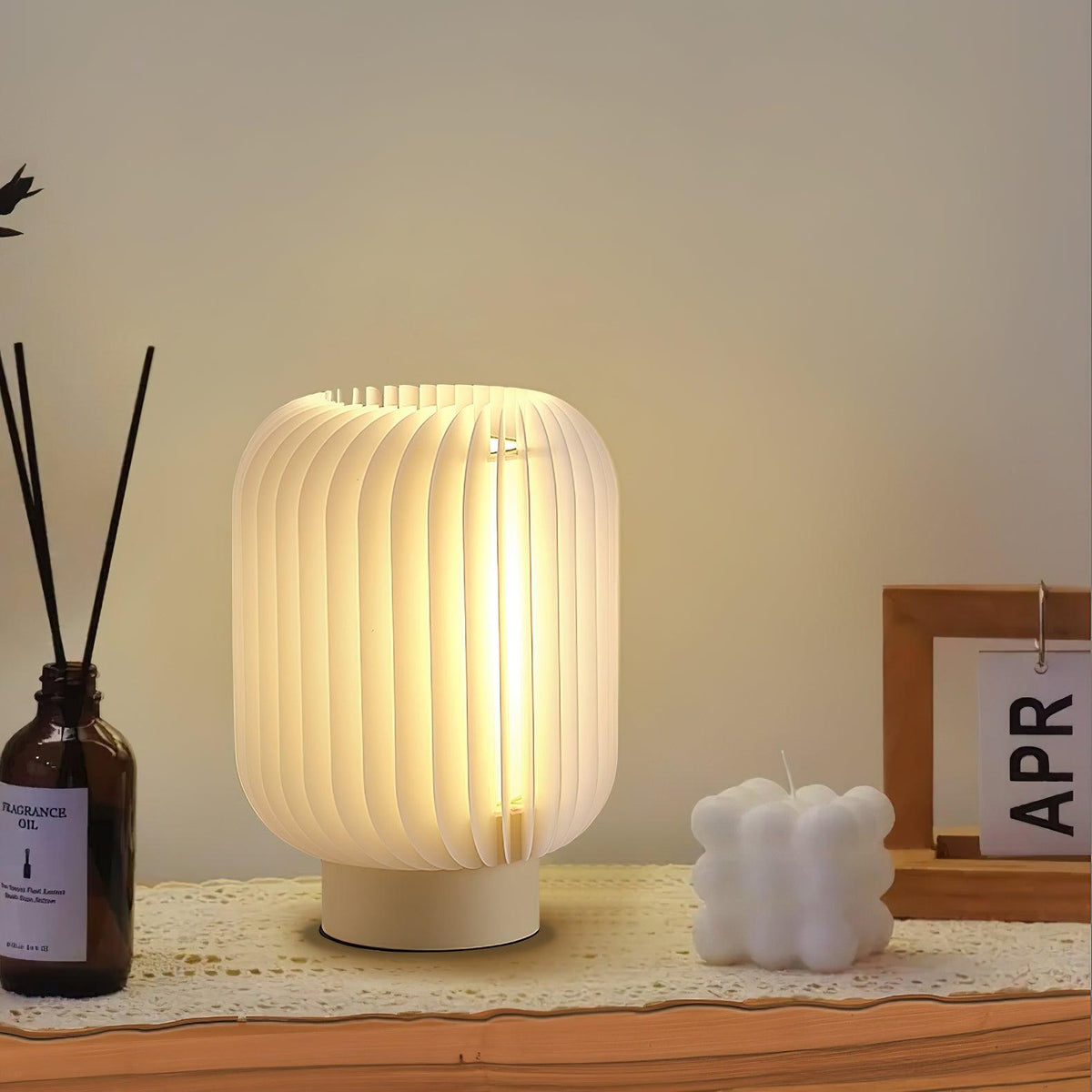 pleated-table-lamp