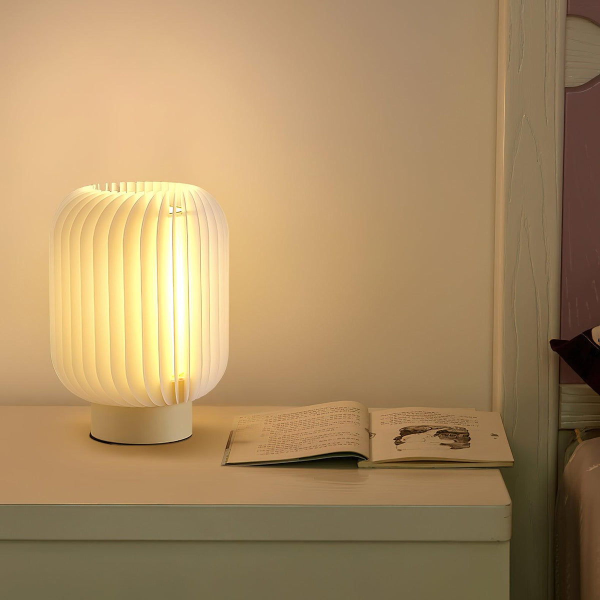 pleated-table-lamp